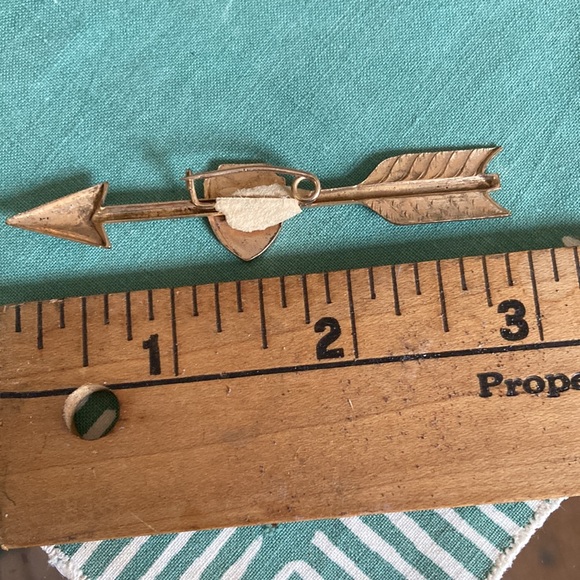 Deadstock vintage NY Empire State Building enamel gold plate souvenir arrow pin - Picture 7 of 10